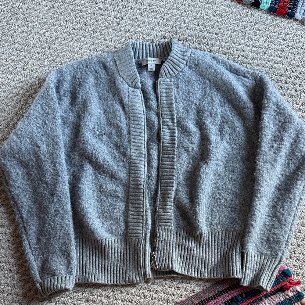 Elegant Gray Women's Cardigan